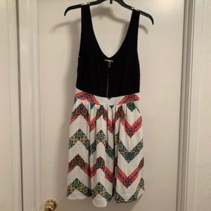Maeve v-neck black and white dress